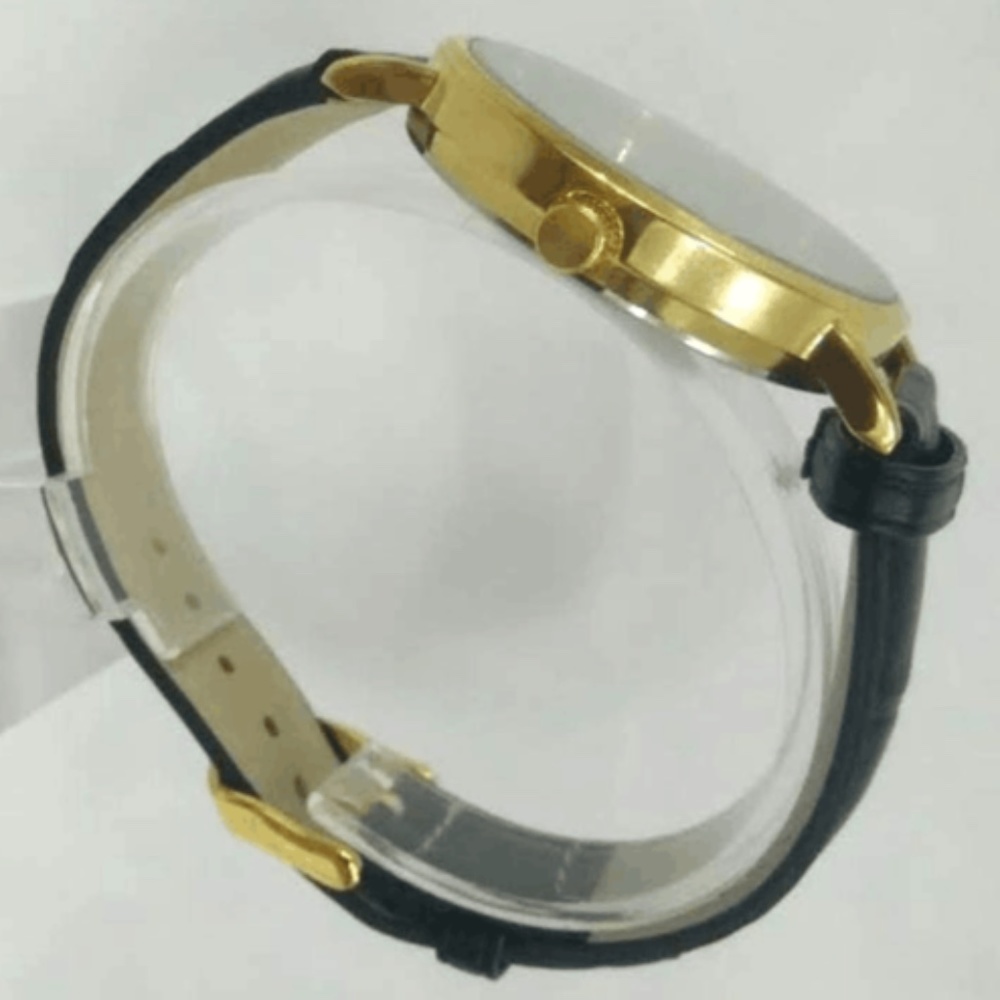 Mickey & Pluto Custom PU Leather Analog Watch NWT - Picture 3 of 7